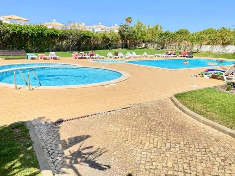 Flamingo'S Apartment W/ 2 Swimming Pool Albufeira Luaran gambar